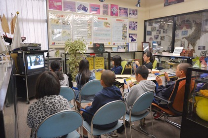 税関見学会の様子 税関見学会の様子