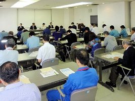 説明会会場の様子 説明会会場の様子