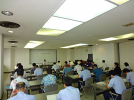 説明会会場の様子 説明会会場の様子
