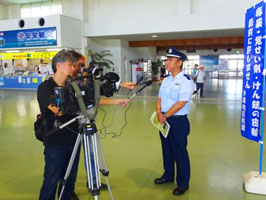 インタビューを受ける支署長 インタビューを受ける支署長