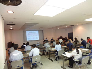 説明会会場の様子 説明会会場の様子