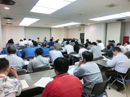 説明会場の様子 説明会場の様子