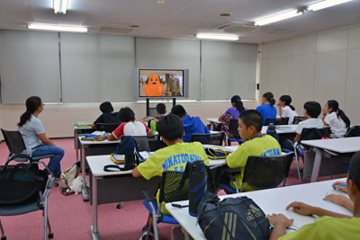 広報ビデを視聴の様子 広報ビデを視聴の様子