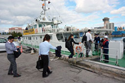 監視艇しまかぜへ乗船