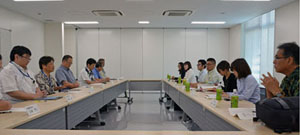 これまでの会合を総括した意見交換会