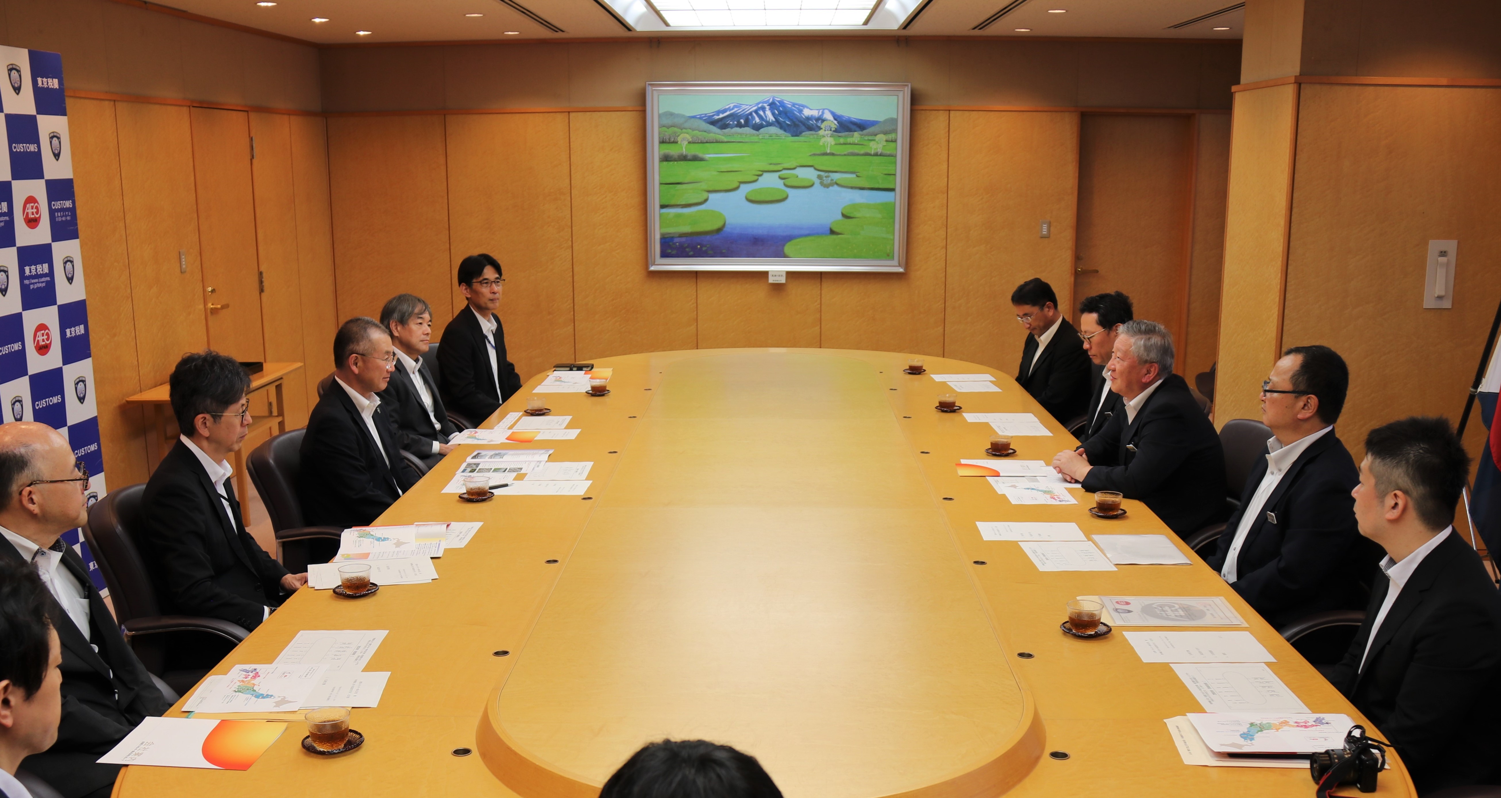 交付後の懇談会の様子