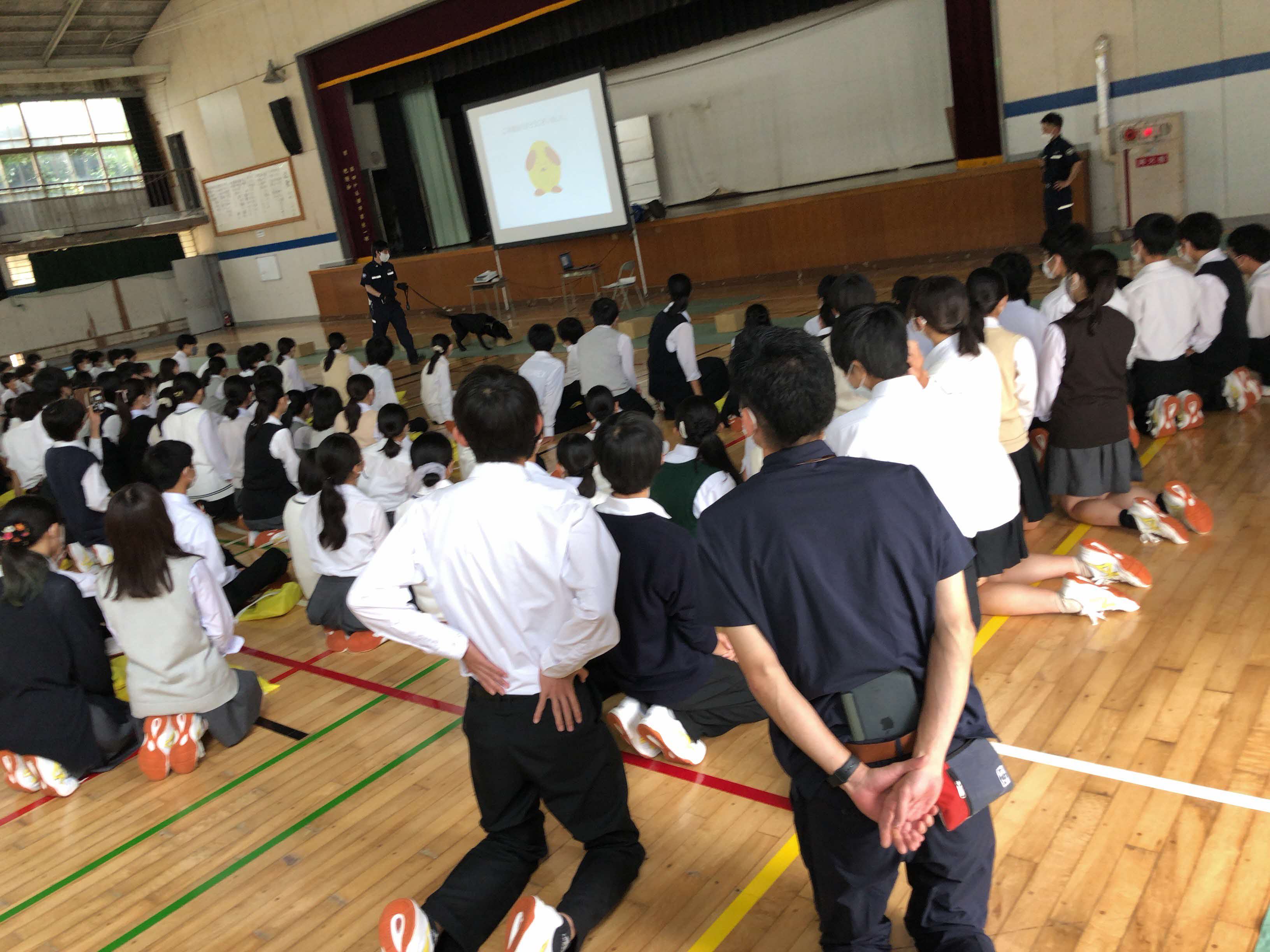 講義を聞いている様子