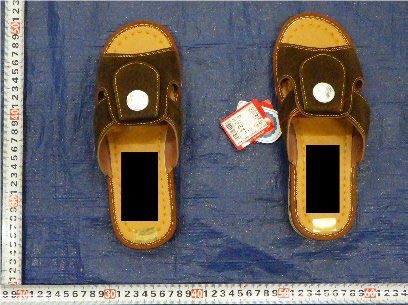 MDMAが隠匿されているサンダル