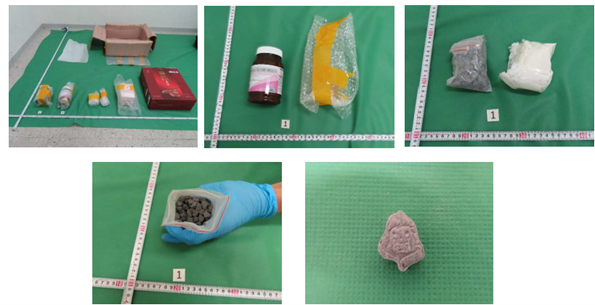 摘発されたMDMAを展示している様子